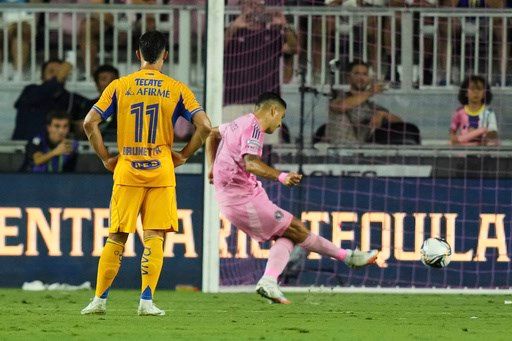 Suarez scores twice, Inter Miami overcomes Messi's absence to beat Tigres 2