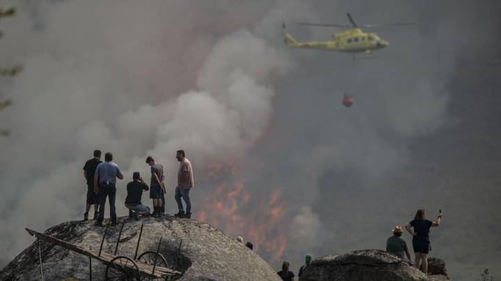 La meteorología adversa vuelve a complicar el fuego en Zamora y León