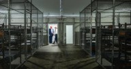 Ordena jueza desmantelar 'Alligator Alcatraz' dentro de 60 días
