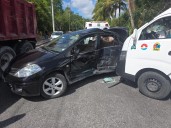 Cuatro lesionados en aparatoso accidente vehicular