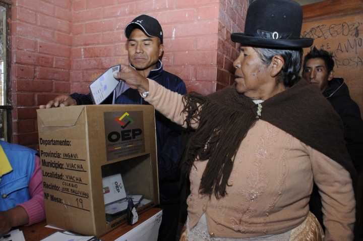 «Indecisos» en Bolivia impulsaron sorpresiva victoria de Rodrigo Paz
