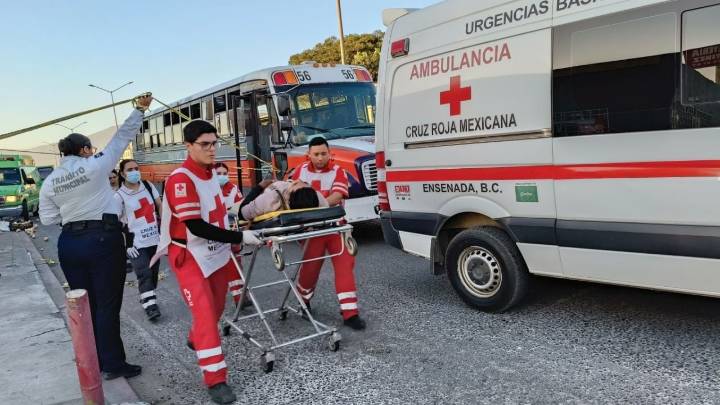 Choque entre camiones deja muerto y herido