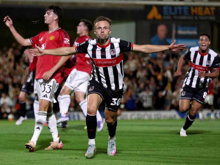Man Utd dumped out of League Cup on penalties by fourth