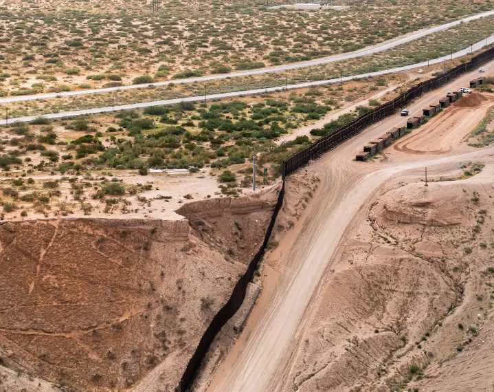 ¿Por qué EU pinta de negro el muro fronterizo?