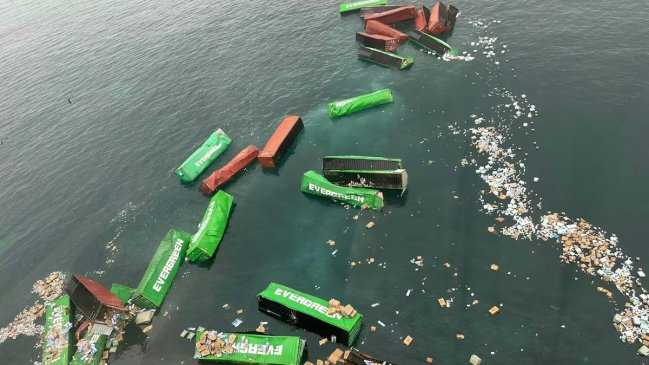 Perú cerró el puerto del Callao tras caída de 50 contenedores al agua