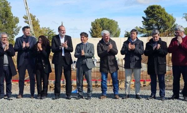 Axel Kicillof: "Contra viento y marea las obras para Bahía se están realizando"