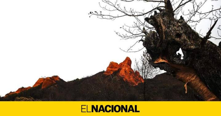 Los incendios que queman en España dejan dos muertos y arrasan Las Médulas, patrimonio de la humanidad