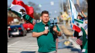 Judge questions if Spanish-language journalist can stay in immigration detention without charges