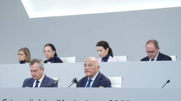 Los accionistas del Sabadell aprueban la venta de la filial británica TSB y esperan que tras este movimiento el BBVA retire la opa