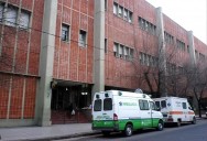 Un adolescente de 13 años fue acuchillado por su primo de 12 y se encuentra grave