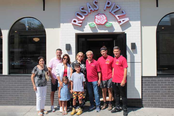 Rosa’s Pizza Celebrates Fresh Look, Same Great Taste