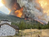 Crews capitalize on favorable weather to corral western Wyoming fire 