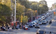 Crece la tensión por la continuidad de la feria del trueque en avenida Lafinur