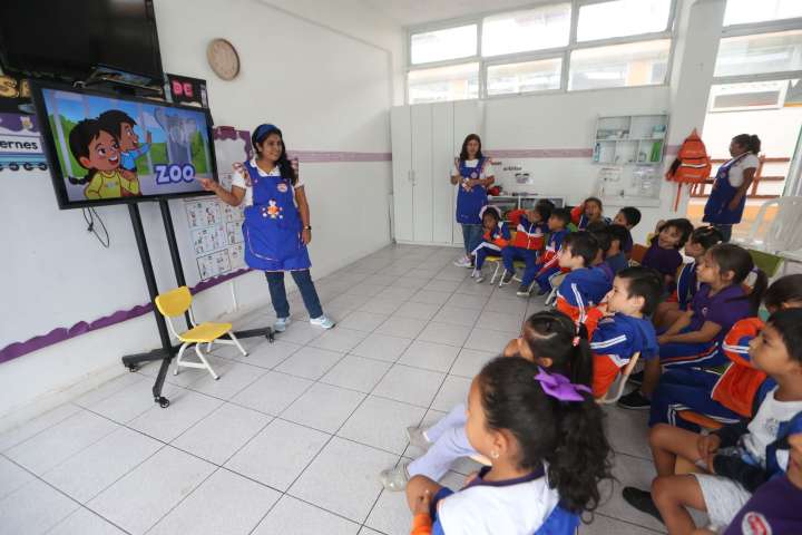 Minedu refuerza enseñanza del inglés con herramientas digitales y respaldo internacional