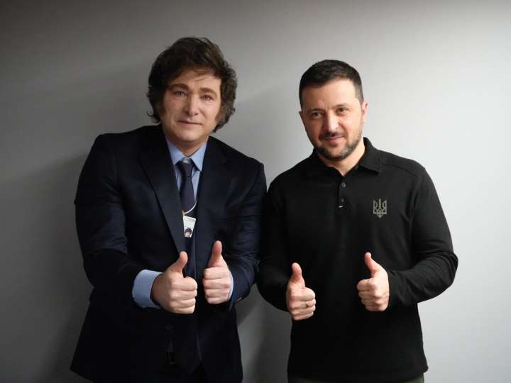 Javier Milei habló con Volodimir Zelenski y le ofreció hacer un esfuerzo personal para alcanzar la paz entre Ucrania y Rusia