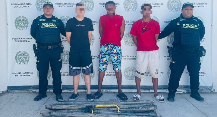 Capturan a tres sujetos cuando sustraían tubos de cobre de una alcantarilla Los elementos recuperados se encuentran evaluados en aproximadamente $38.000.000.