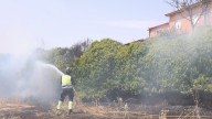 Los bomberos sofocan dos incendios en La Cistérniga y el Cerro de San Cristóbal en Valladolid
