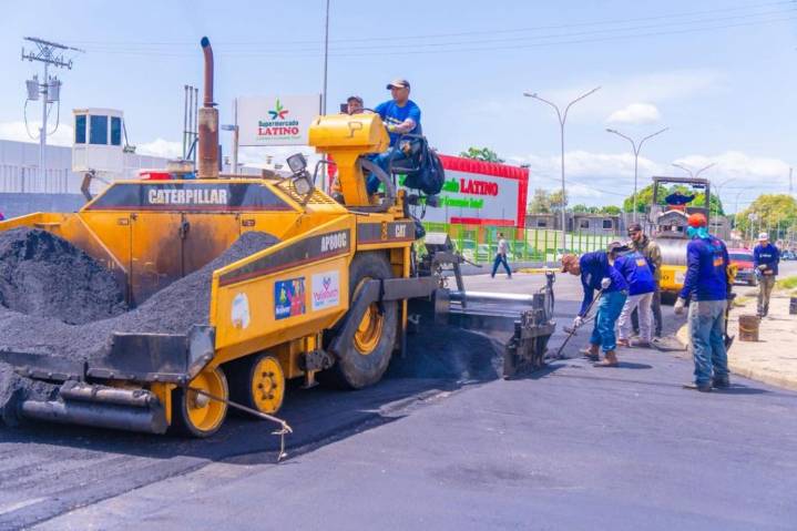 Más de 6.700 toneladas de asfalto se han colocado en Ciudad...