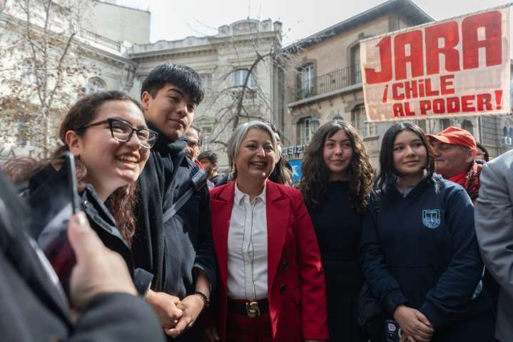 Inicia campaña presidencial en Chile con un ultraderechista y una comunista como favoritos
