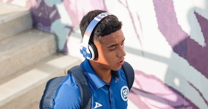Larcamón confiesa porqué Amaury Morales no juega en Cruz Azul