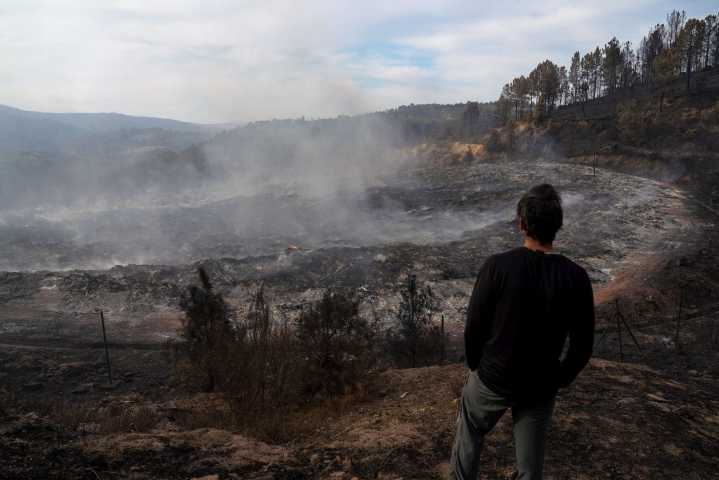 El fuego eterno del vertedero que nadie apaga