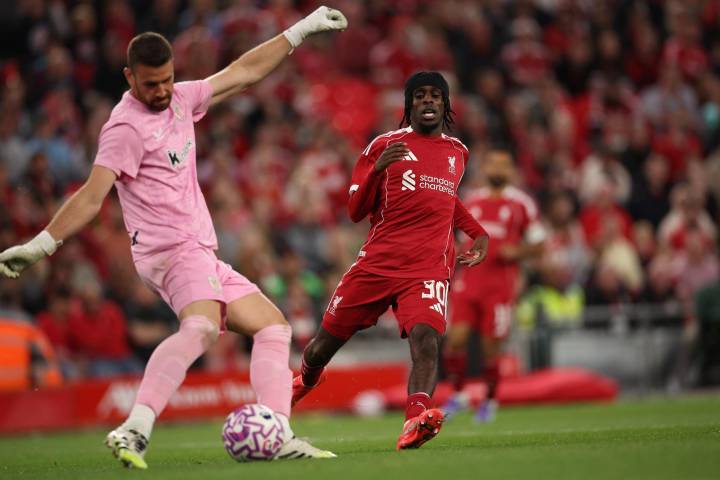 El Liverpool pierde a Frimpong un mes por lesión