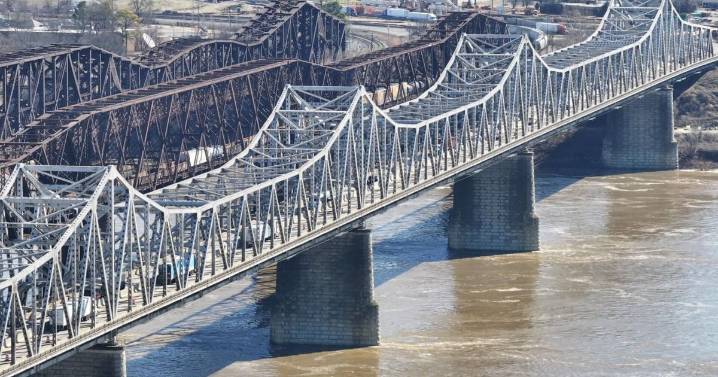 Tennessee and Arkansas unveil new name for I-55 bridge: Kings' Crossing