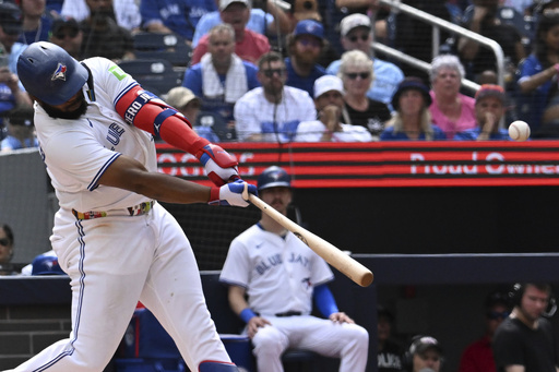 Resonancia de Vladimir Guerrero en muslo izquierdo descarta daño, pero el dominicano se pierde juego