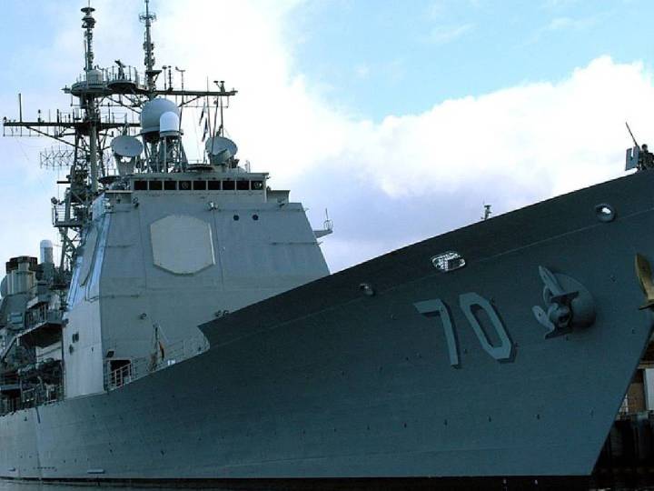 Buque lanzamisiles de EU ingresa al canal de Panamá rumbo al Caribe