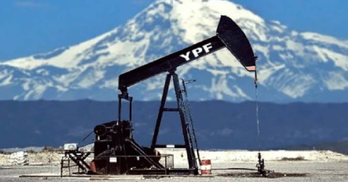 Santa Cruz espera adjudicar en septiembre las áreas que dejó YPF