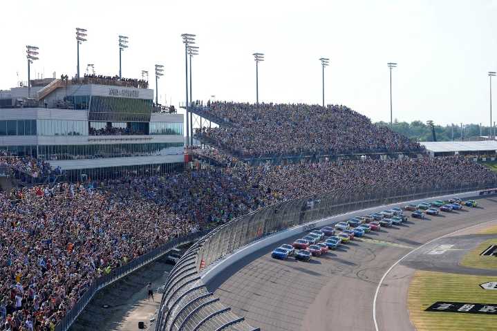 Where to stream the NASCAR Cup Series race at Iowa today for free