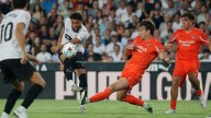 Kubo responde con un golazo a un tanto de Diego López en el empate entre Valencia y Real Sociedad