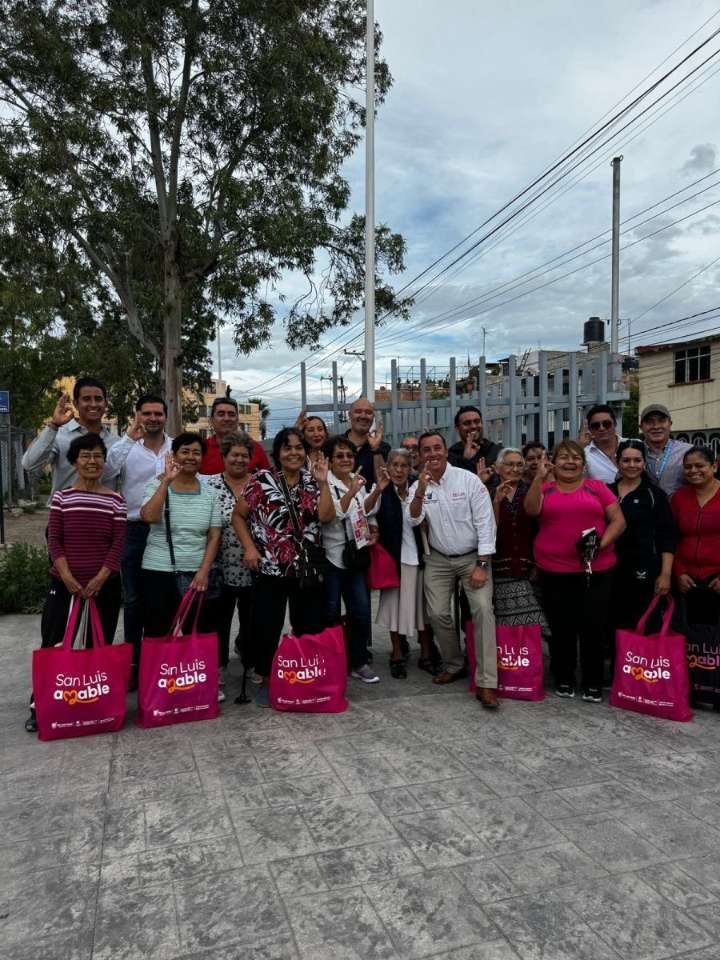 Cientos de familias del norte de la ciudad reciben el programa “Bienestar para tu Familia” en el CDC Infonavit Morales