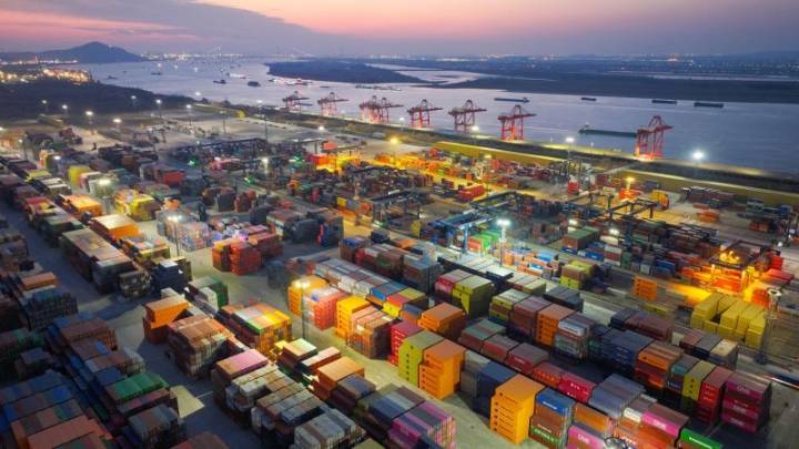 México alista alza de aranceles a China en 2026 por presión de Trump