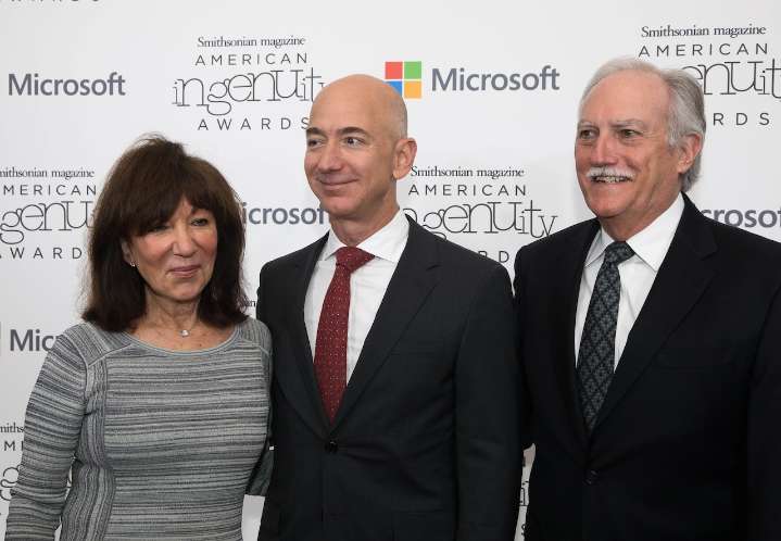 Billionaire’s mom, who funded his startup biz, dies at 78
