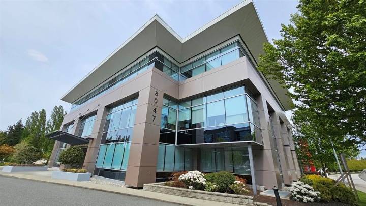 Strata office units in Langley sell for $914 psf