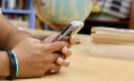 Estudiante de Texas inicia petición contra la ley que prohíbe celulares en escuelas