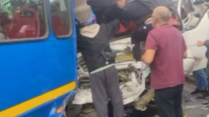 ¡Urgente! Grave accidente en Bogotá: dos buses se chocaron y hay cerca de 30 heridos; así se vio todo