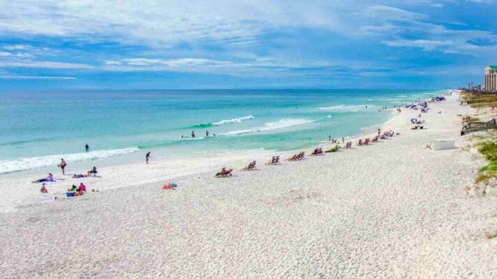 La playa de Navarra, de arena blanca y agua turquesa, a la que definen como "el secreto mejor guardado"
