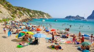 Advirtió a los turistas: la influencer que se volvió viral por mostrar los precios de los boliches en Ibiza