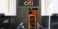 Un banco global espera que la Argentina regrese al mercado de deuda en 2026 y sigue de cerca el riesgo electoral