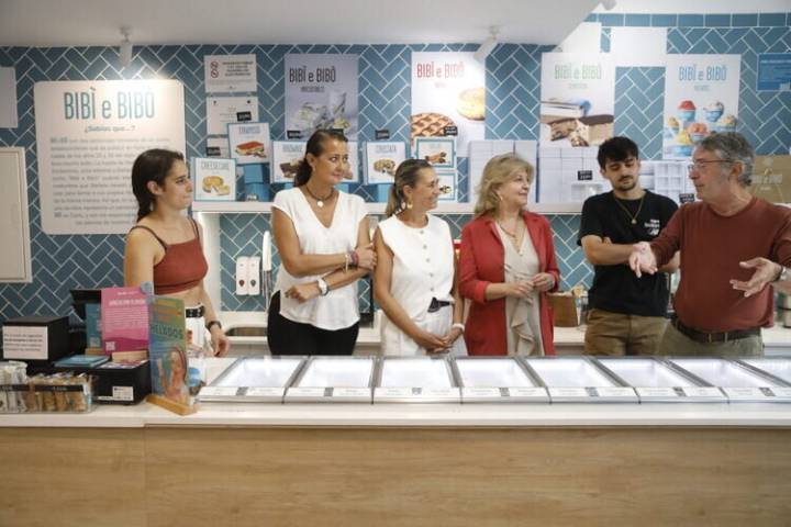 Hidalgo resalta el espíritu innovador del comercio madrileño y anuncia una estrategia integral para 2025