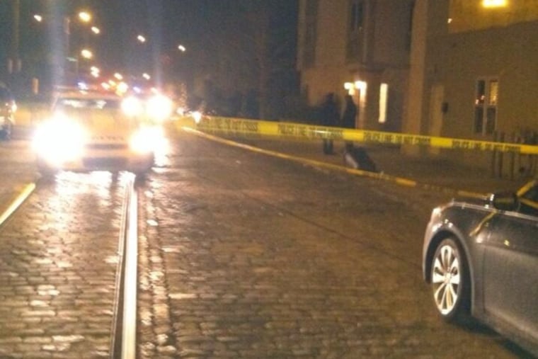 Gunman shoots and robs a man in Northern Liberties