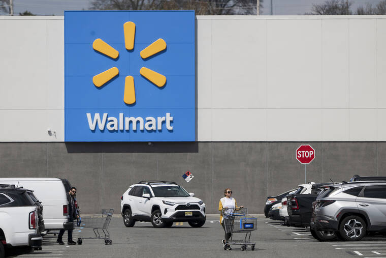 Walmart sees sales ‘momentum’ despite tariffs