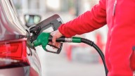 Baja el precio de la gasolina en Omaha y se mantiene por debajo del promedio nacional