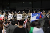 California dice que Trump envió militares para ‘silenciar’ las protestas de Los Ángeles