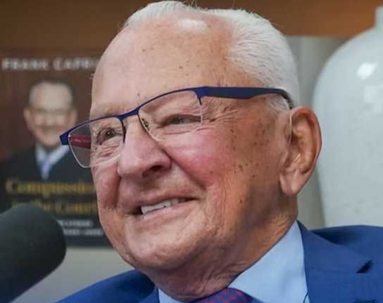 Muere a los 88 años Frank Caprio, el juez viral de Rhode Island