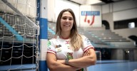 "En Rumanía las niñas quieren jugar a balonmano para ganarse la vida, aquí no me lo podía ni plantear"
