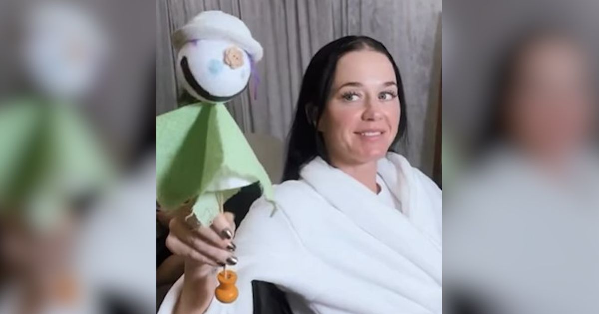 Katy Perry's Raleigh tour stop included meeting WRAL anchor and visiting Marbles :: WRAL.com