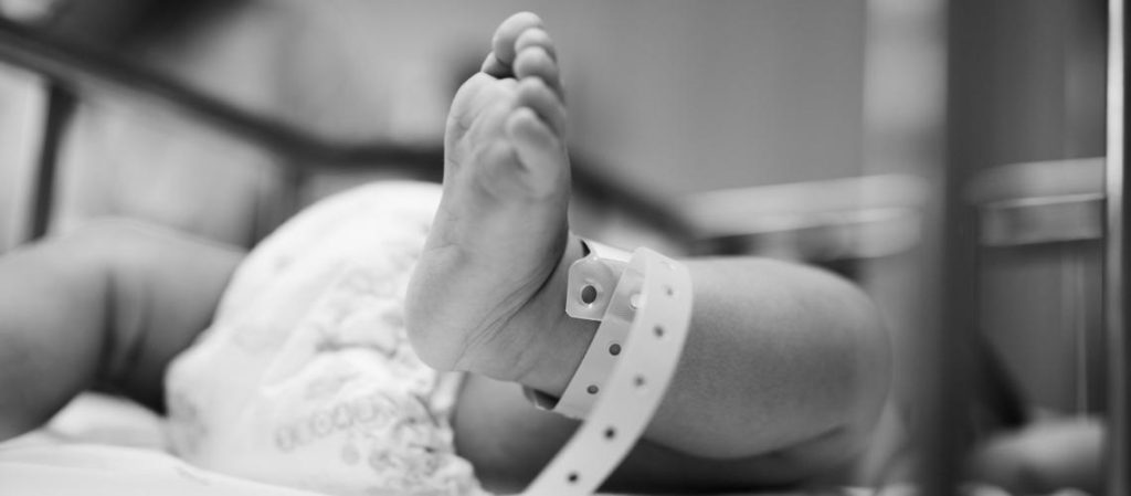 Ahogan a bebé de dos meses en un tobo con agua